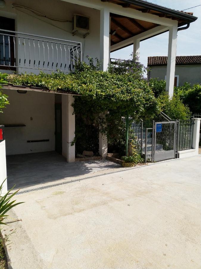 Happy Home Petrovija Exterior foto