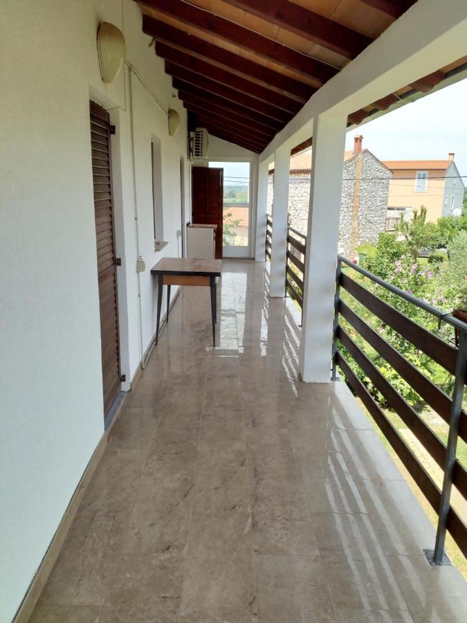 Happy Home Petrovija Exterior foto