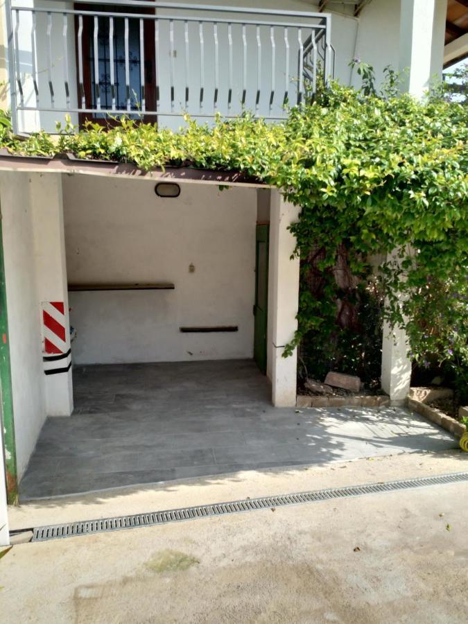 Happy Home Petrovija Exterior foto